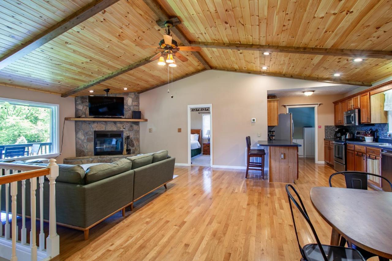 Ole Smoky Bnb - Game Room, Hot Tub, Mtn Views! Pigeon Forge Exterior photo